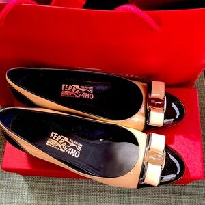 Salvatore Ferragamo, Vara Bow Pump Shoes